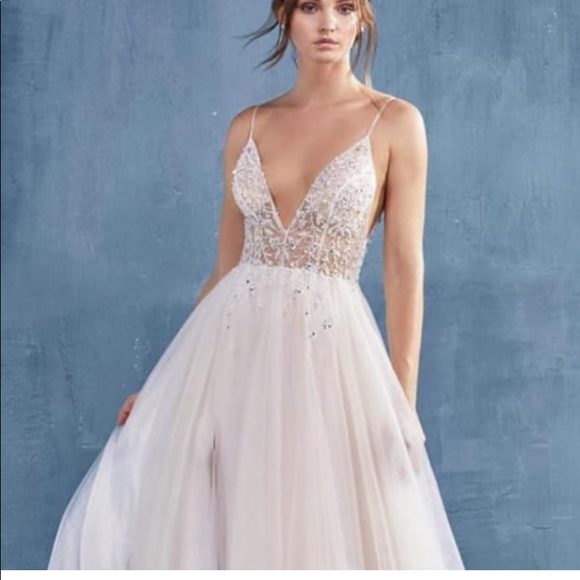 Wedding Dress - Picture 4 of 6